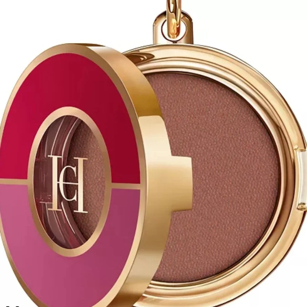 NWT Carolina Herrera Chic Mono Matte Eye Shadow 004 Chocolate